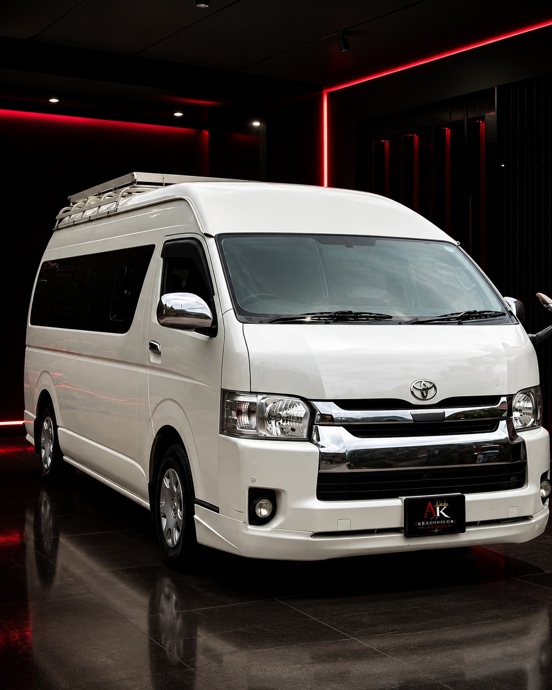 Toyota Hiace Grand Cabin